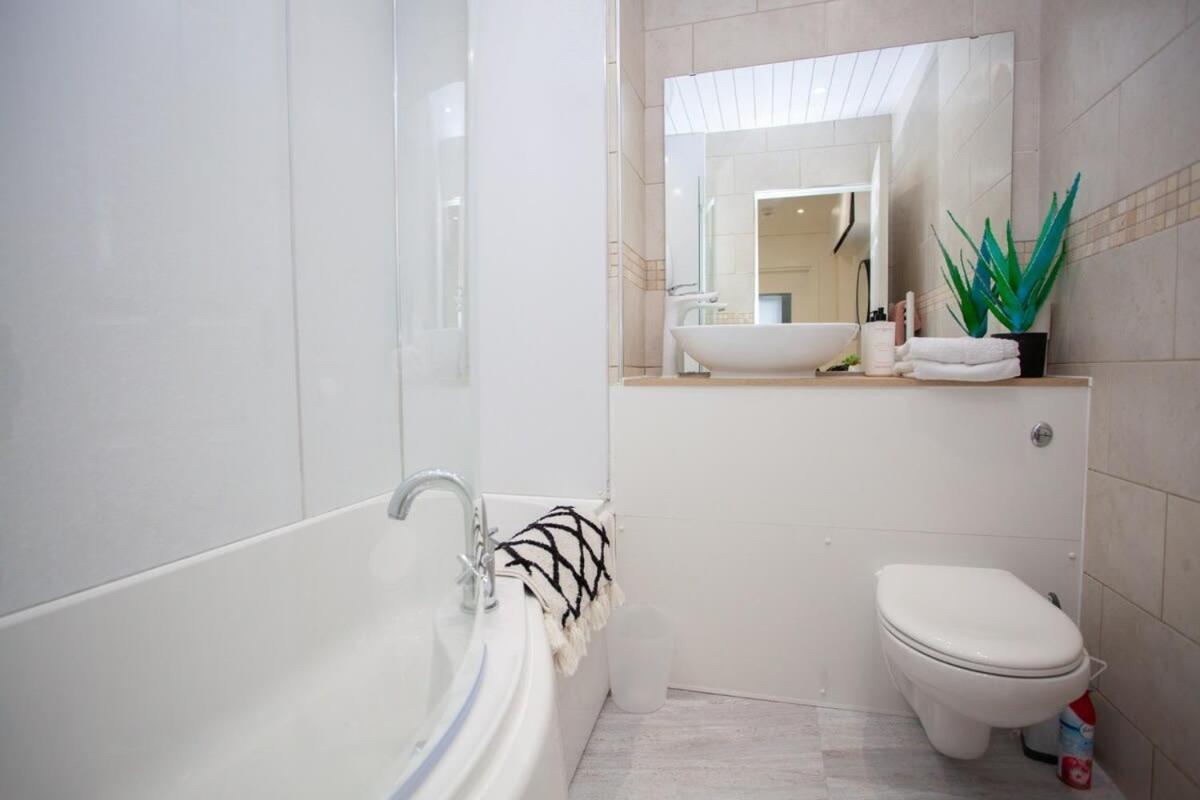 Bright Central Flat With Balcony And Free Parking Glasgow Ngoại thất bức ảnh